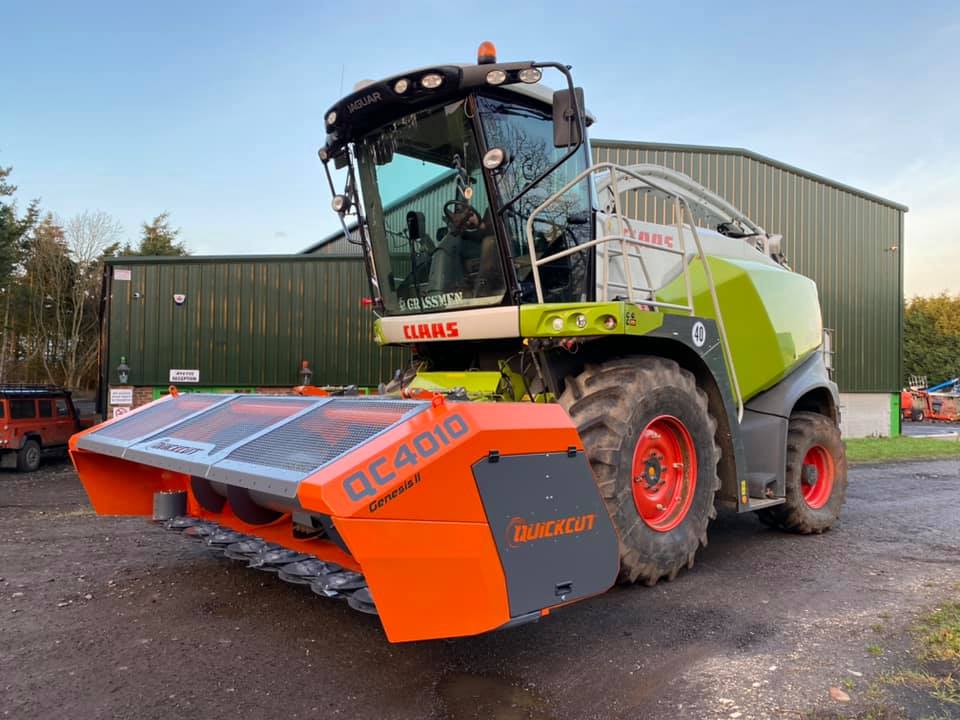 Quickcut QC4010 Genesis 2 4 metre wholecrop header on claas forage harvester